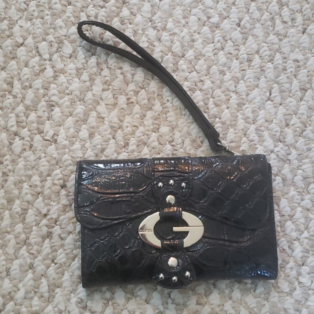Black Guess wallet/wristlet